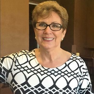 Meet your Posher, Elizabeth